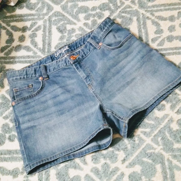 Cat & Jack Other - Target super stretchy jean shorts sz 14 / 16